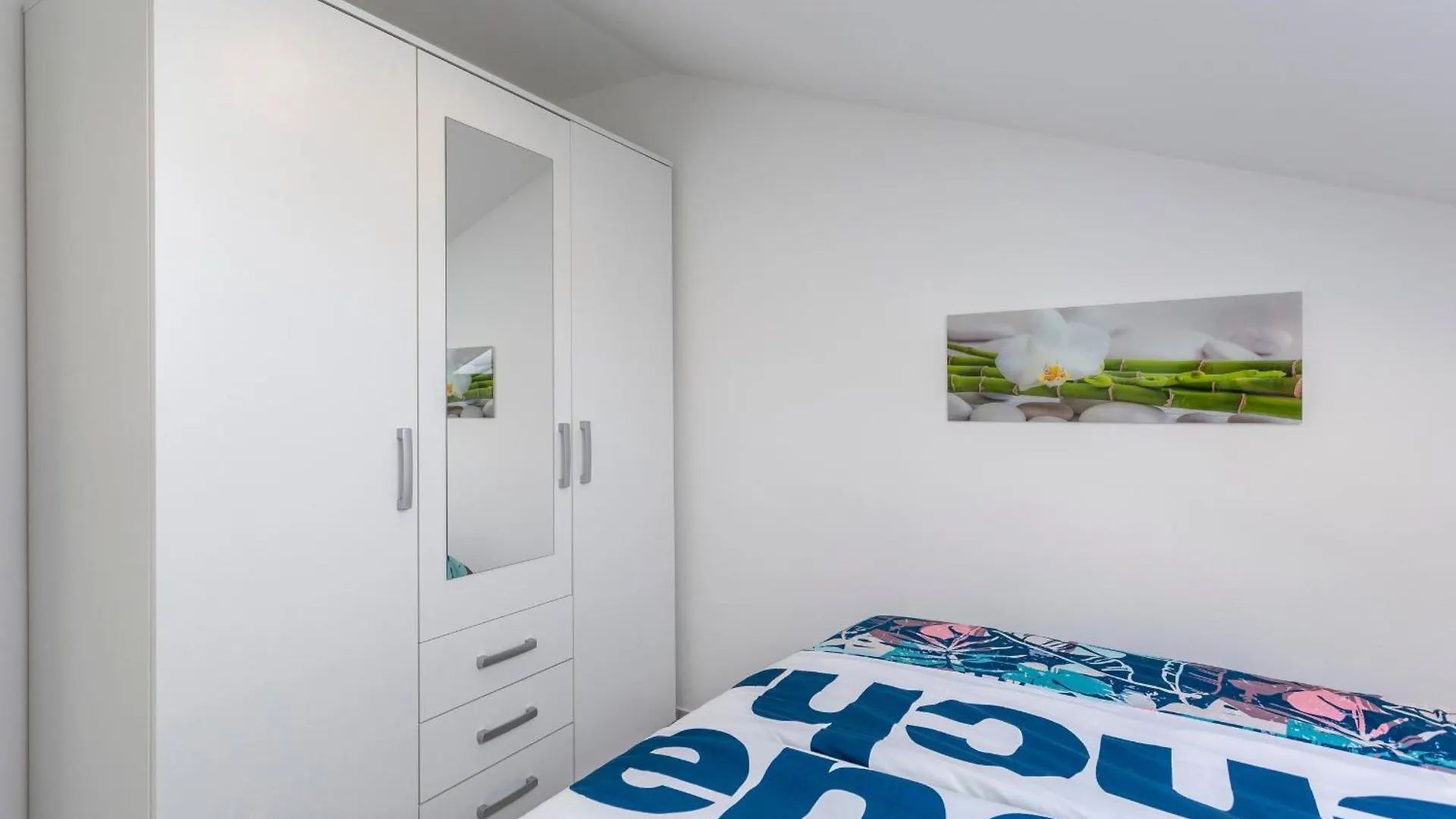 Apartments By The Sea Njivice, Krk - 5295 Njivice